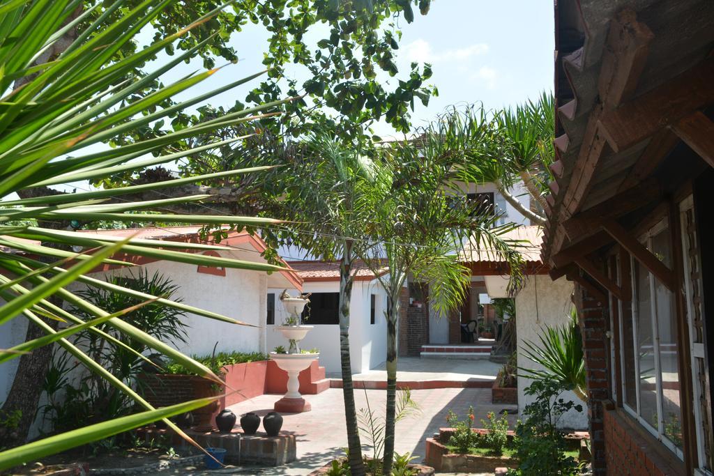 Isla Bonita Beach Resort San Juan  Exterior photo