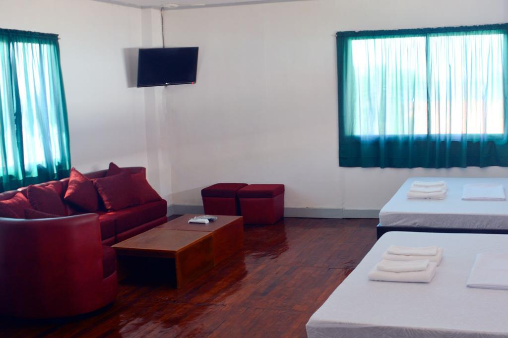Isla Bonita Beach Resort San Juan  Room photo